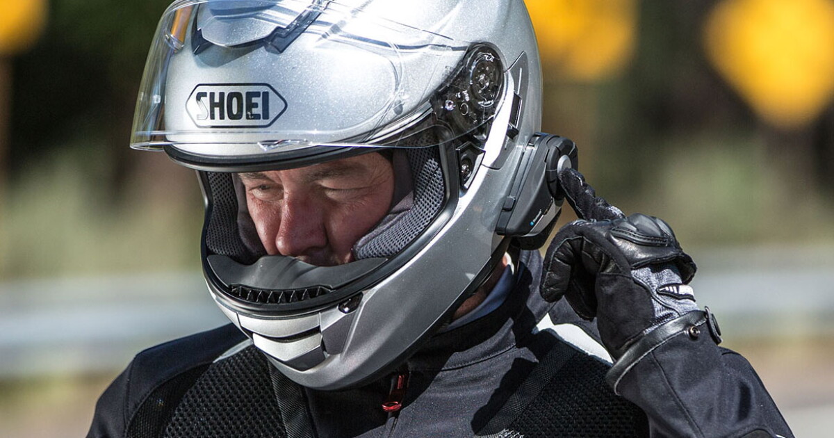 sena 20s evo shoei gt air Tubs Jackson (Neotec 3/GT-Air 3/J-Cruise 3) to (60S/SF Series) Adapter Bluetooth 4.1 technology delivers an extended range of 1.2 miles and the signal is crisp and strong thanks to an integrated shark fin antenna MO Tested: Shoei GT-Air II