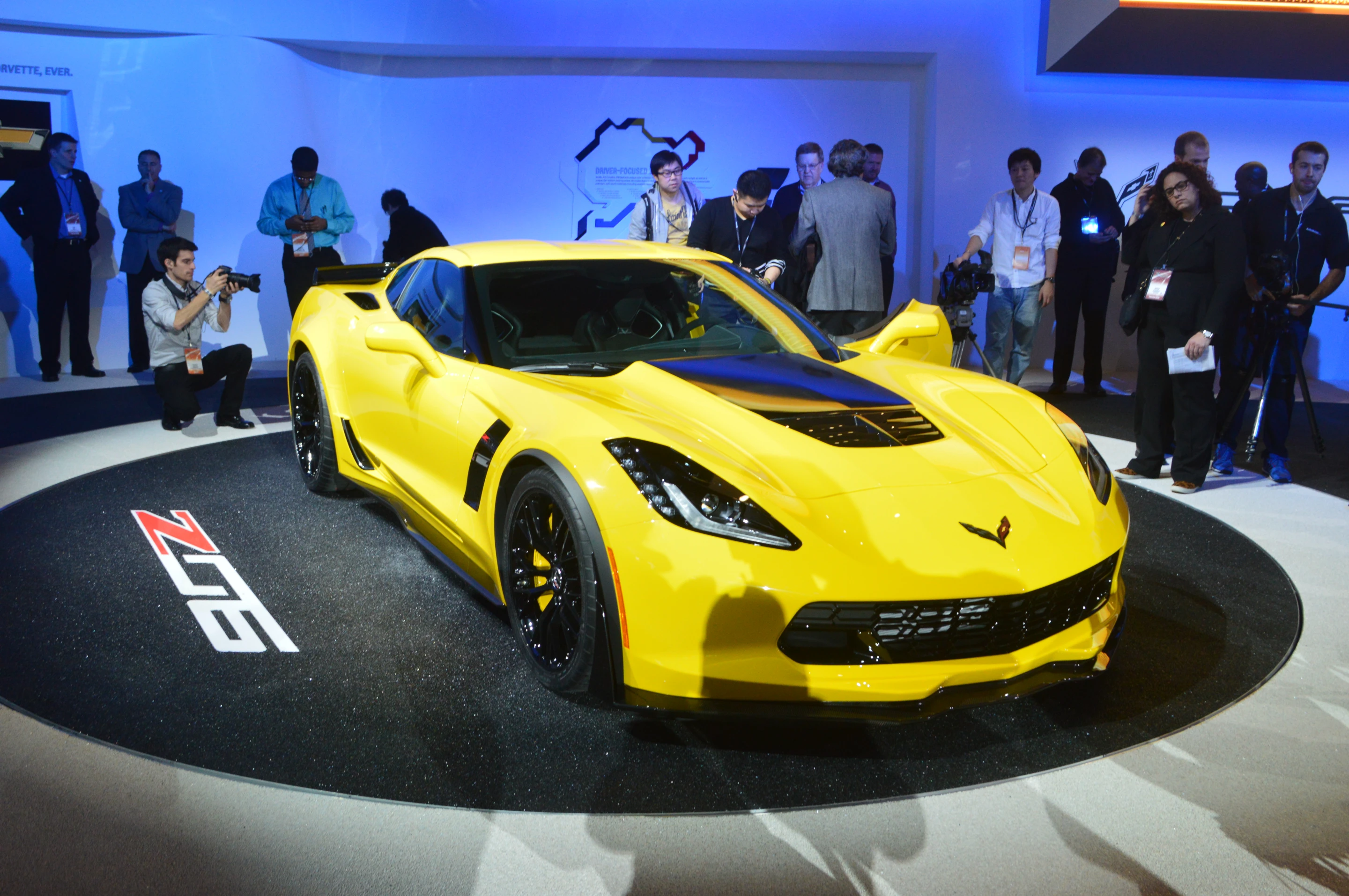 The new Z06 uses same aluminum frame as the C7R track racers, but increased frame design means a removable, carbon fiber roof panel is included (Photo: CC Weiss/Gizmag.com)