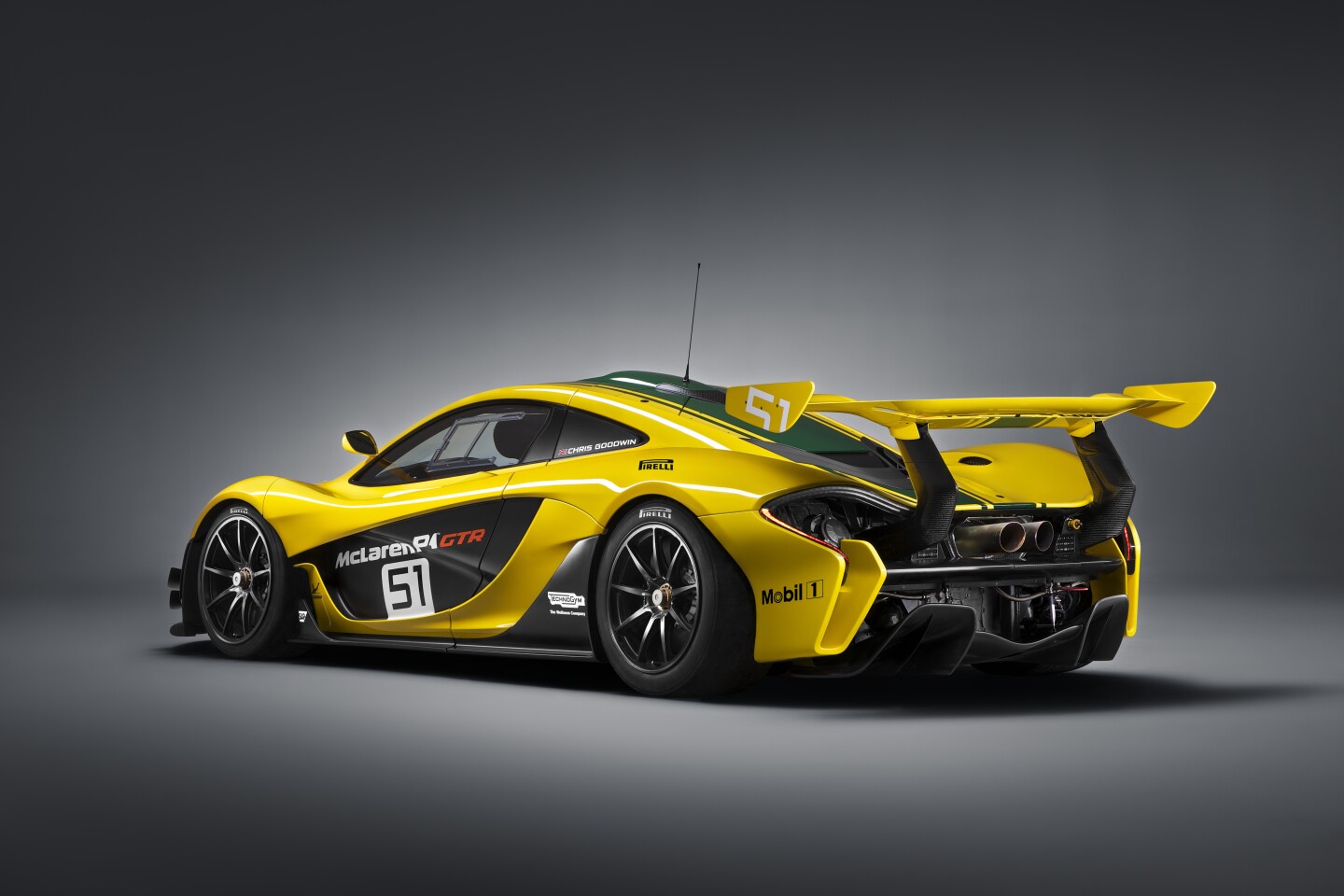 The car's aerodynamics package produces up to 660 kg of downforce at 150 mph