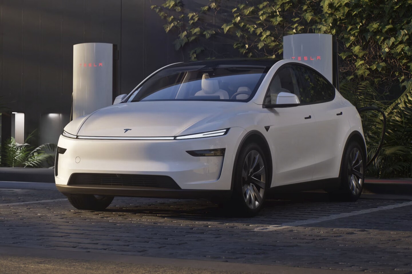 The Tesla Model Y Juniper can DC fast-charge at 250 kW at one of the 60,000 Tesla Superchargers world-wide – 15 minutes should be good enough for another 155 miles (250 km)
