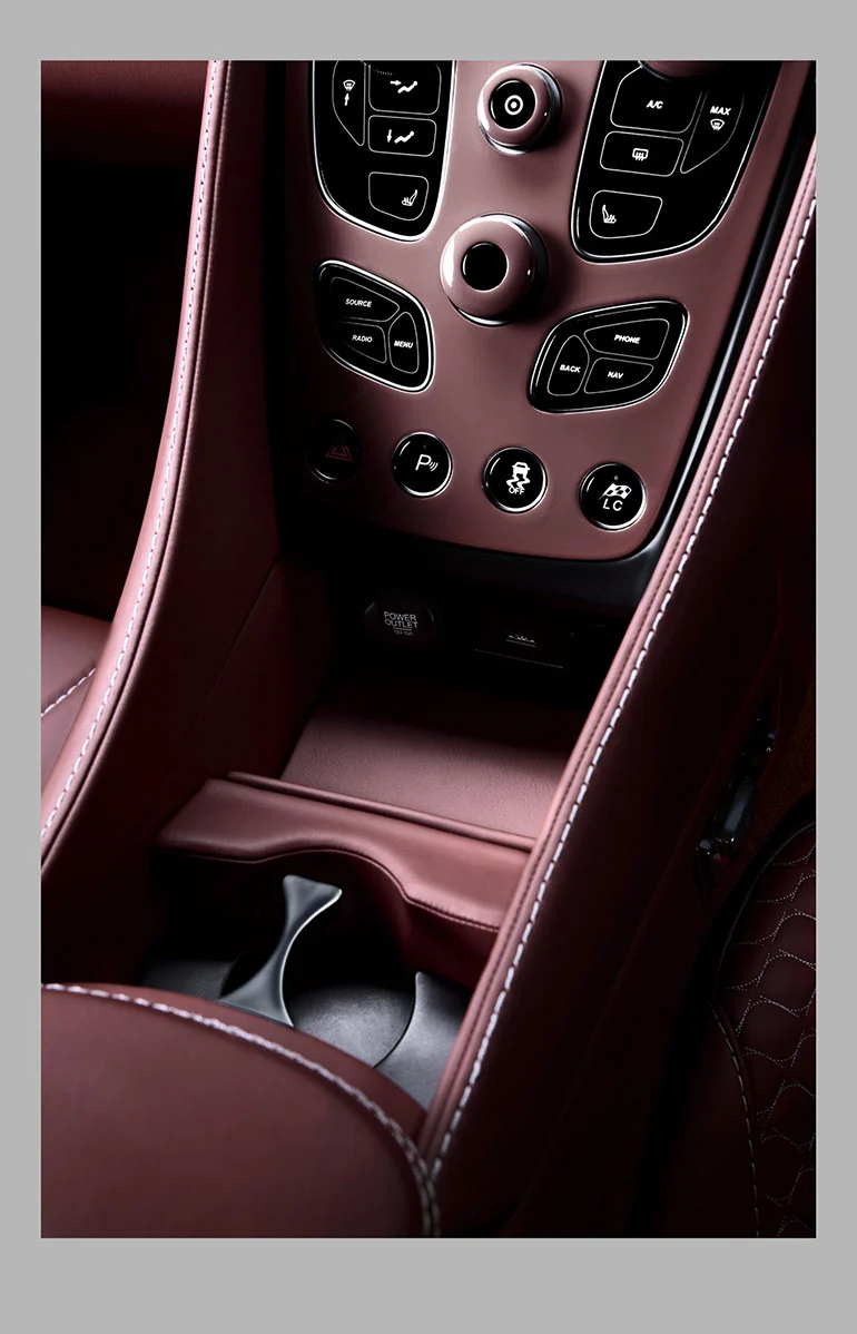 2013 Aston Martin Vanquish interior