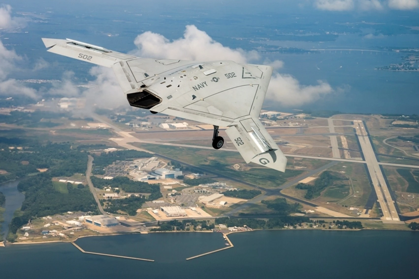 X-47B flies over NAS Patuxent River, Md. in August 2012 (Photo: US Navy)