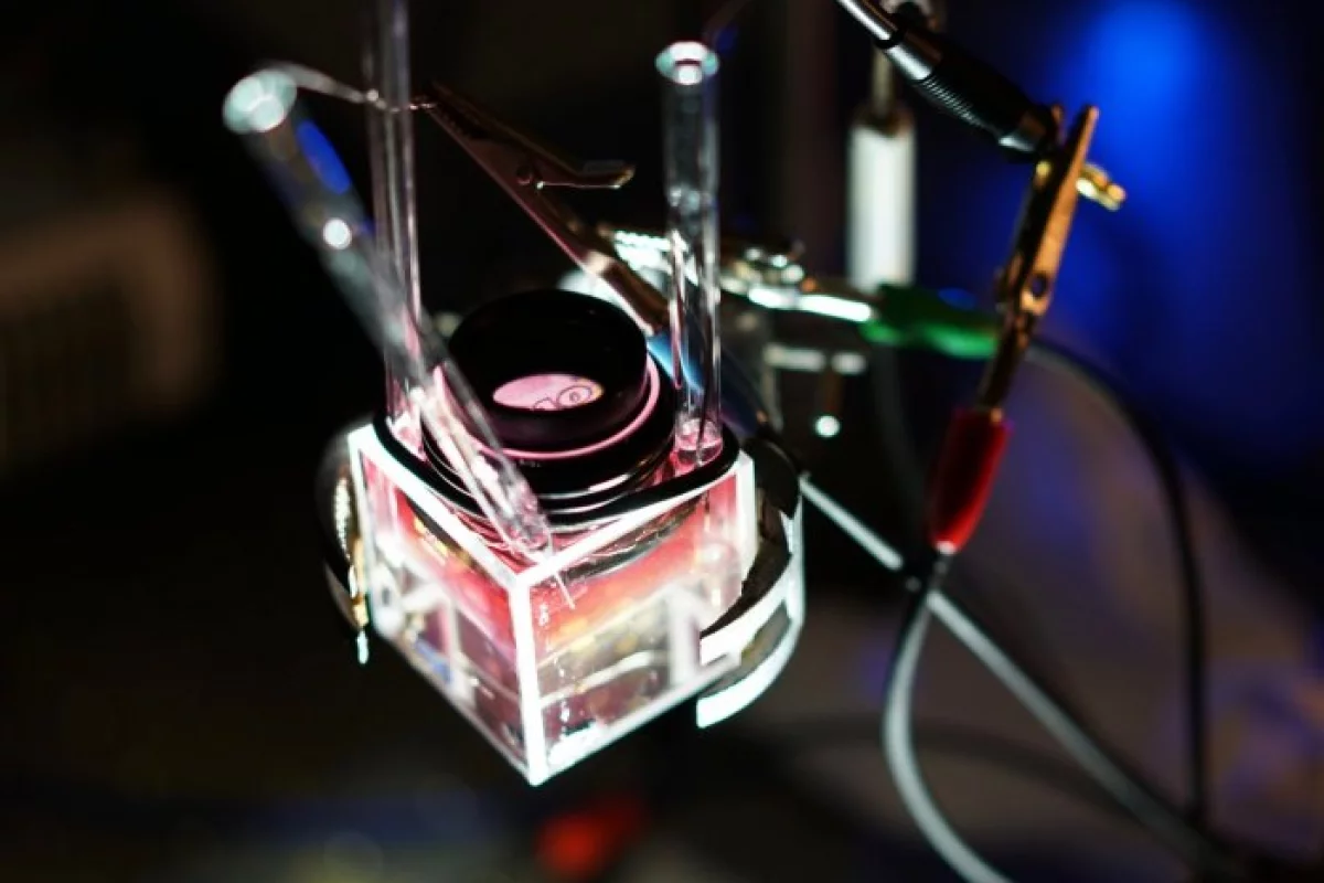 For the first time scientists have created a material that can switch back and forth between transparent and reflective