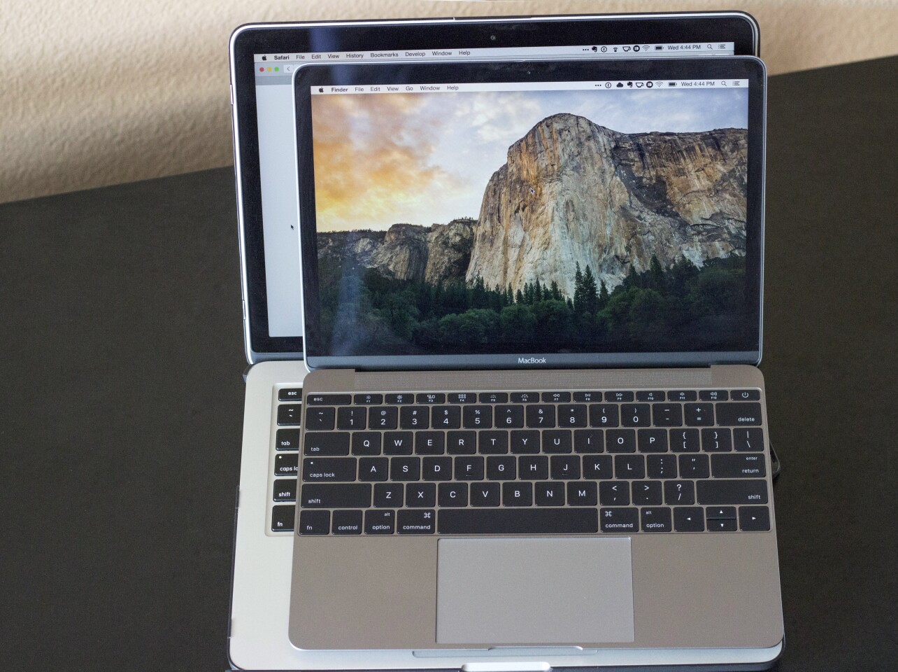 macbook vs macbook pro 2015