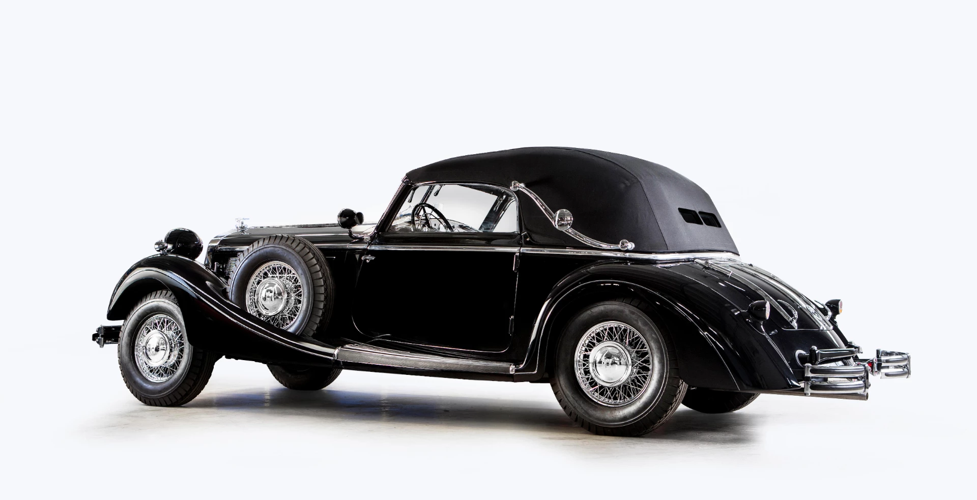 Horch was the only serious domestic rival to Mercedes-Benz in the decade prior to WW2, with the brand eventually becoming Audi. Introduced in 1936 season, the 4.9-liter Type 853 used an inline eight cylinder engine driving through a four-speed overdrive gearbox and with servo-assisted hydraulic brakes. The Horch 853a Sportcabriolet is a masterpiece, and though 950 were built, only a handful survive. This car was fully restored by Horch Classic with work finishing in 2017. Estimated to sell for €600,000 to €800,000, it failed to make reserve.
