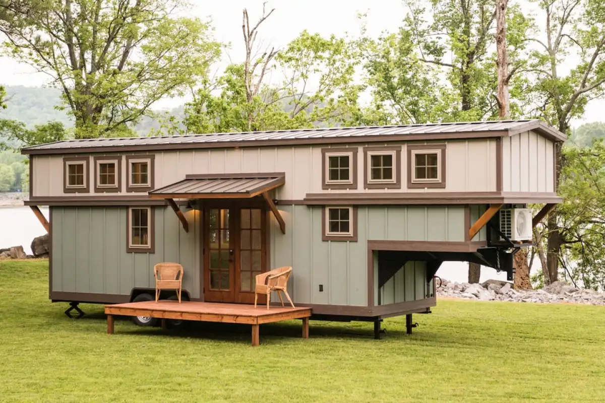 The Retreat has a total floorspace of 416 sq ft (38.6 sq m) and can sleep up to six people