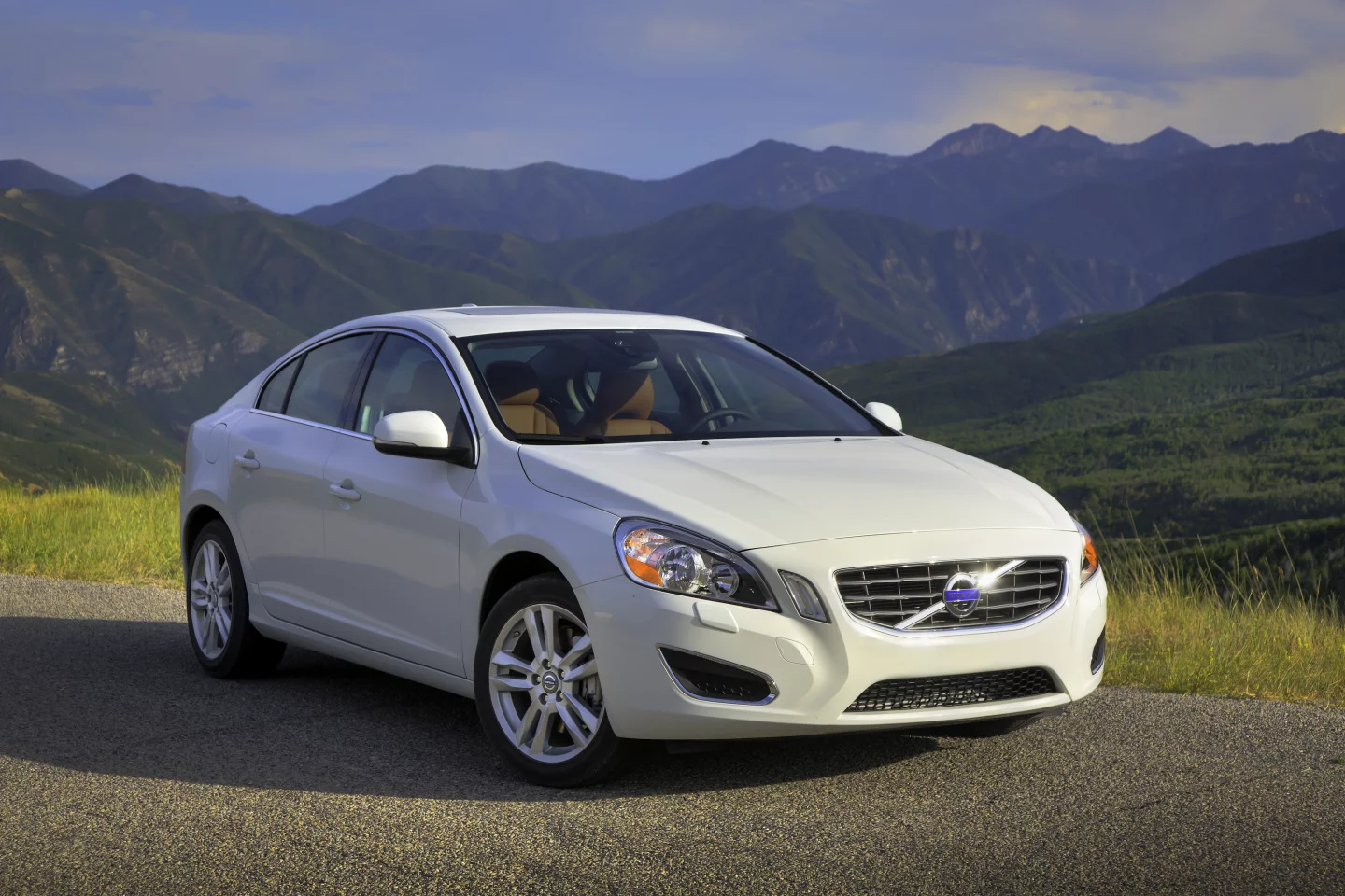 2013 Volvo S60 is an IIHS Top Safety Pick+