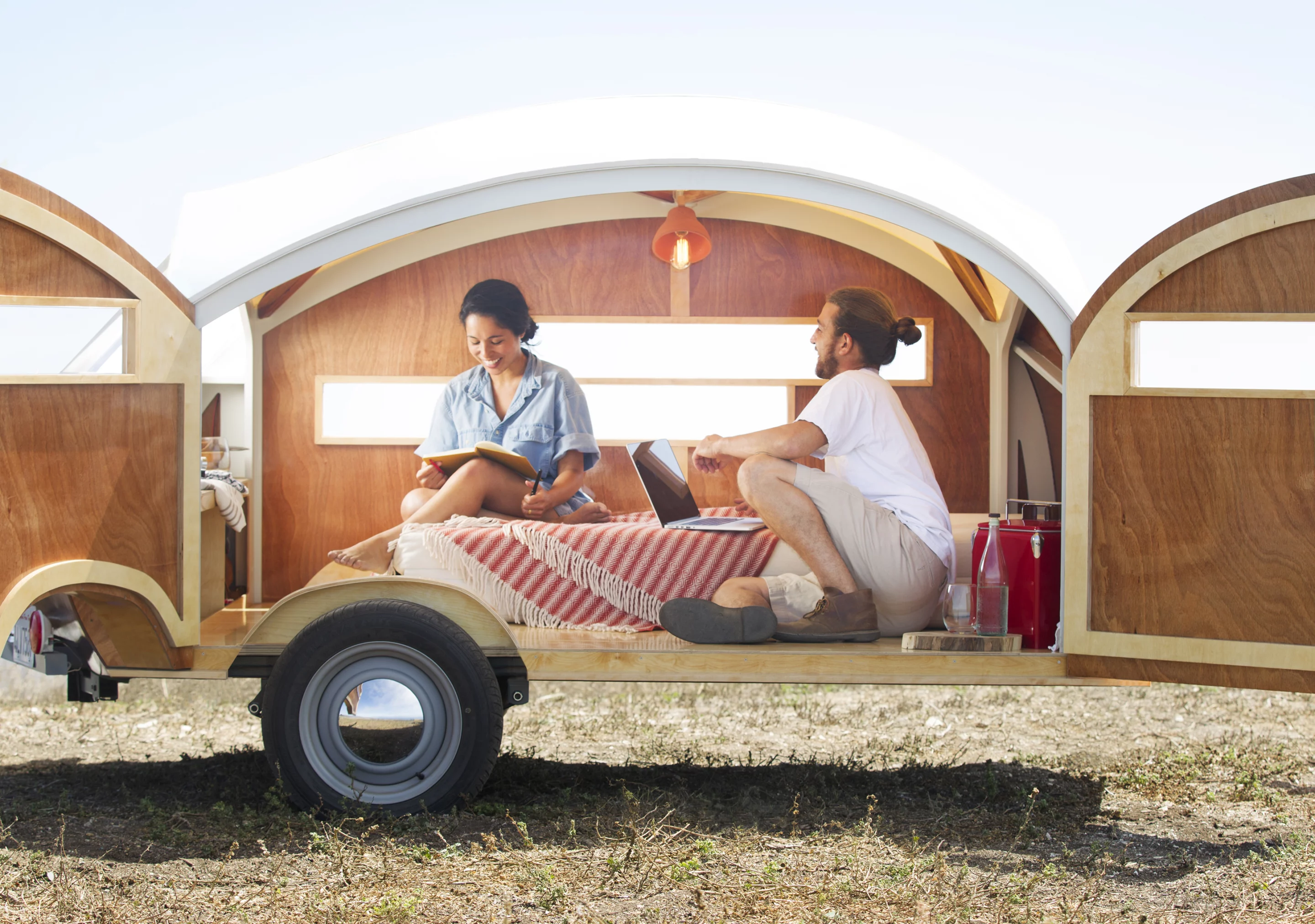 The interior floorspace measures 4 sq m (44 sq ft)