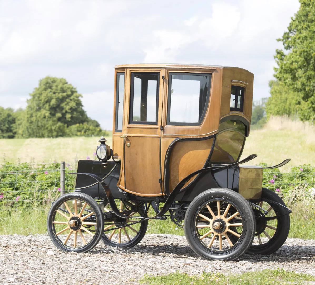 The 1905 Woods Queen Victoria Brougham side view