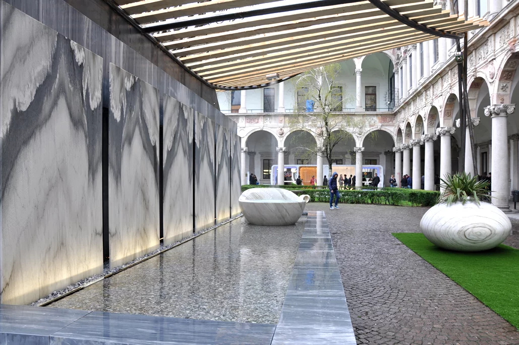 The SenSai poo is created from a single block of Calacatta marble, Hybrid Architecture & Design exhibition (Photo: Edoardo Campanale/Gizmag)