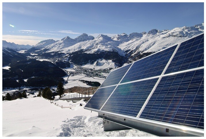 Electricity is generated by a photovoltaic system that extends 228 metres (741 ft) along the railway line (image: Romantik Hotel)
