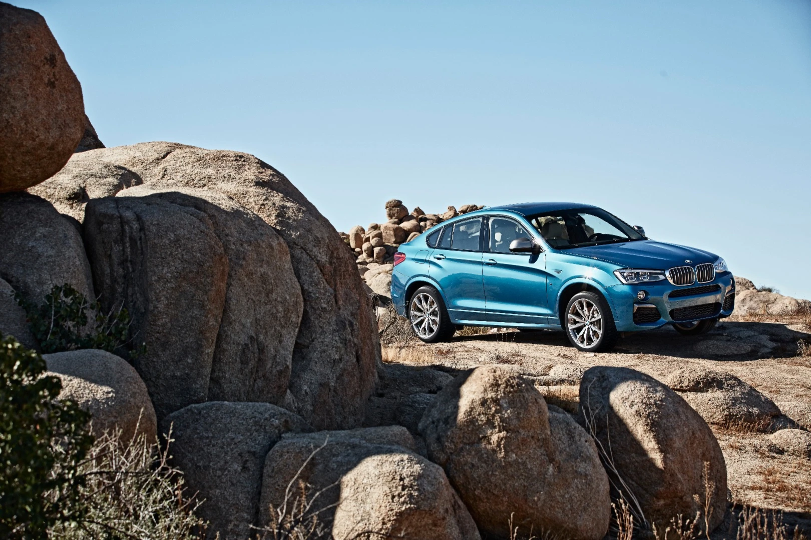 20-inch wheels are one of the special styling touches on the M40i