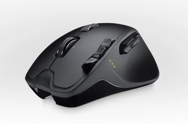 Each of the 13 programmable buttons has been precisely placed to maximize user comfort and control