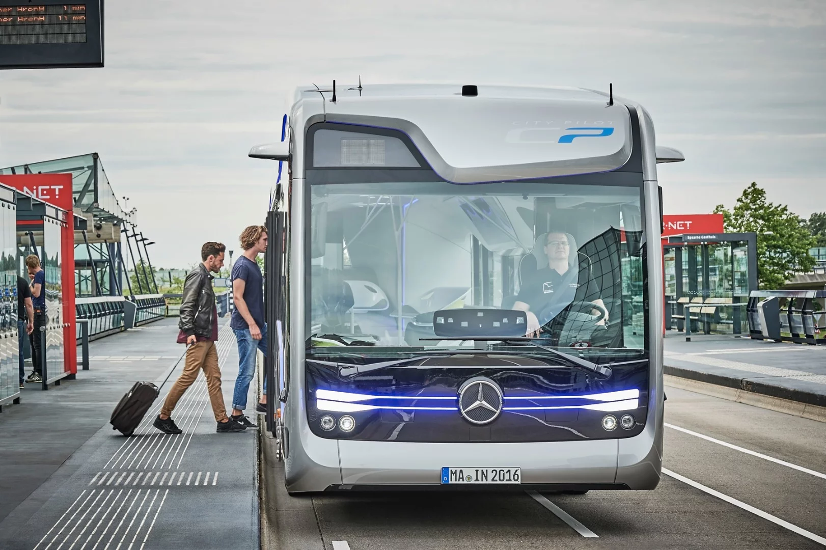 Four short-range radar sensors monitor distances from 50 cm (20 in) to 10 m (33 ft) ahead of the bus