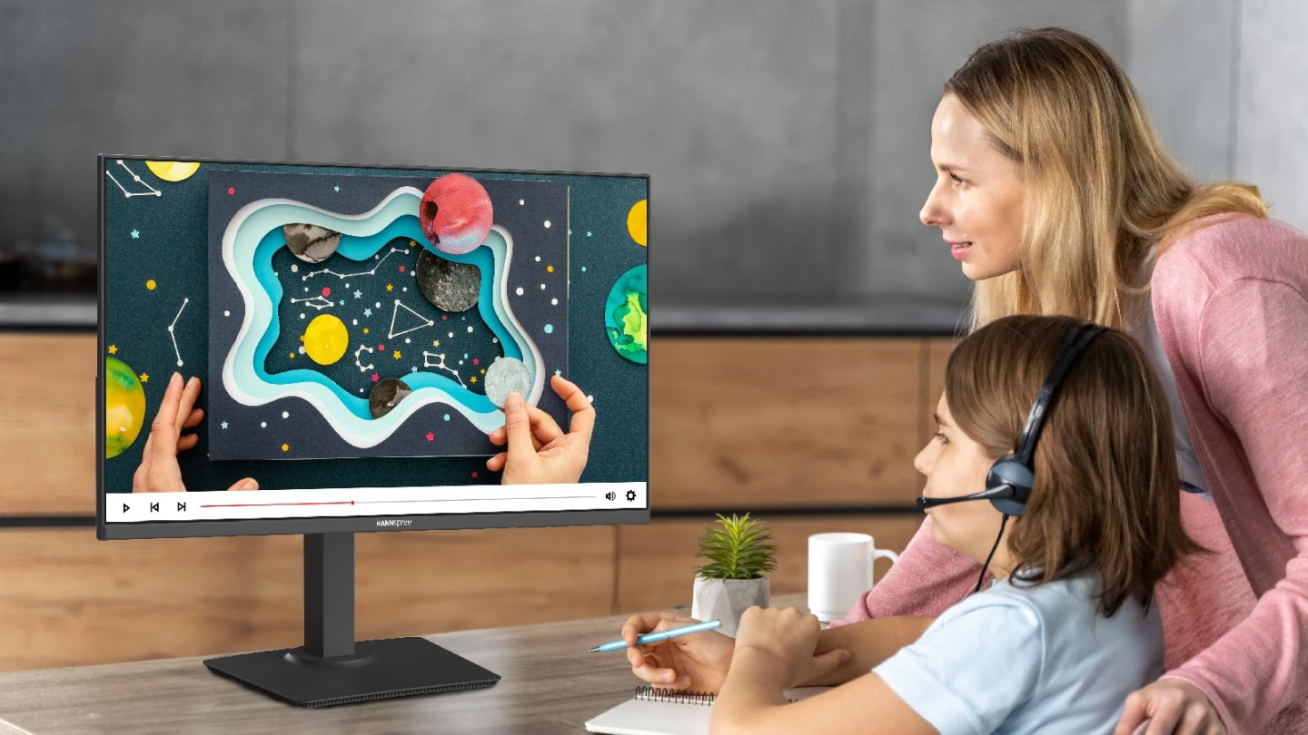 The Hybri Full HD panel features built-in speakers and a headphone jack