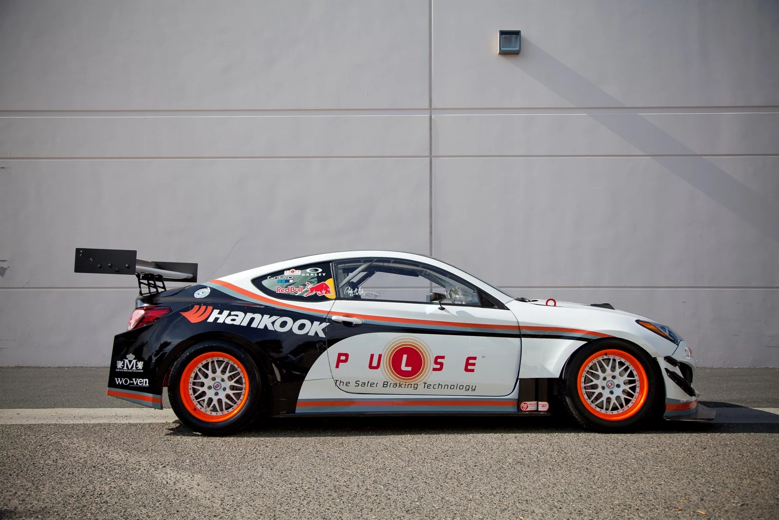 With help from a Garrett GTX3582 turbocharger, Millen's Hyundai Genesis Coupe put out 700 hp and 700 lb ft