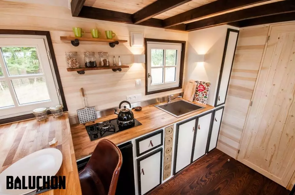 La Bohème's kitchenette