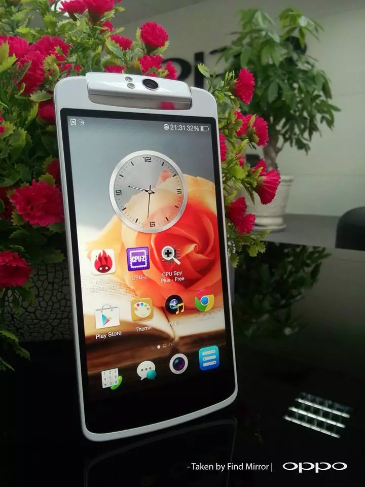 The N1 comes pre-installed with an Android-based operating platform named Color, which boasts over 400 unique features and enhancements over stock Android 4.2