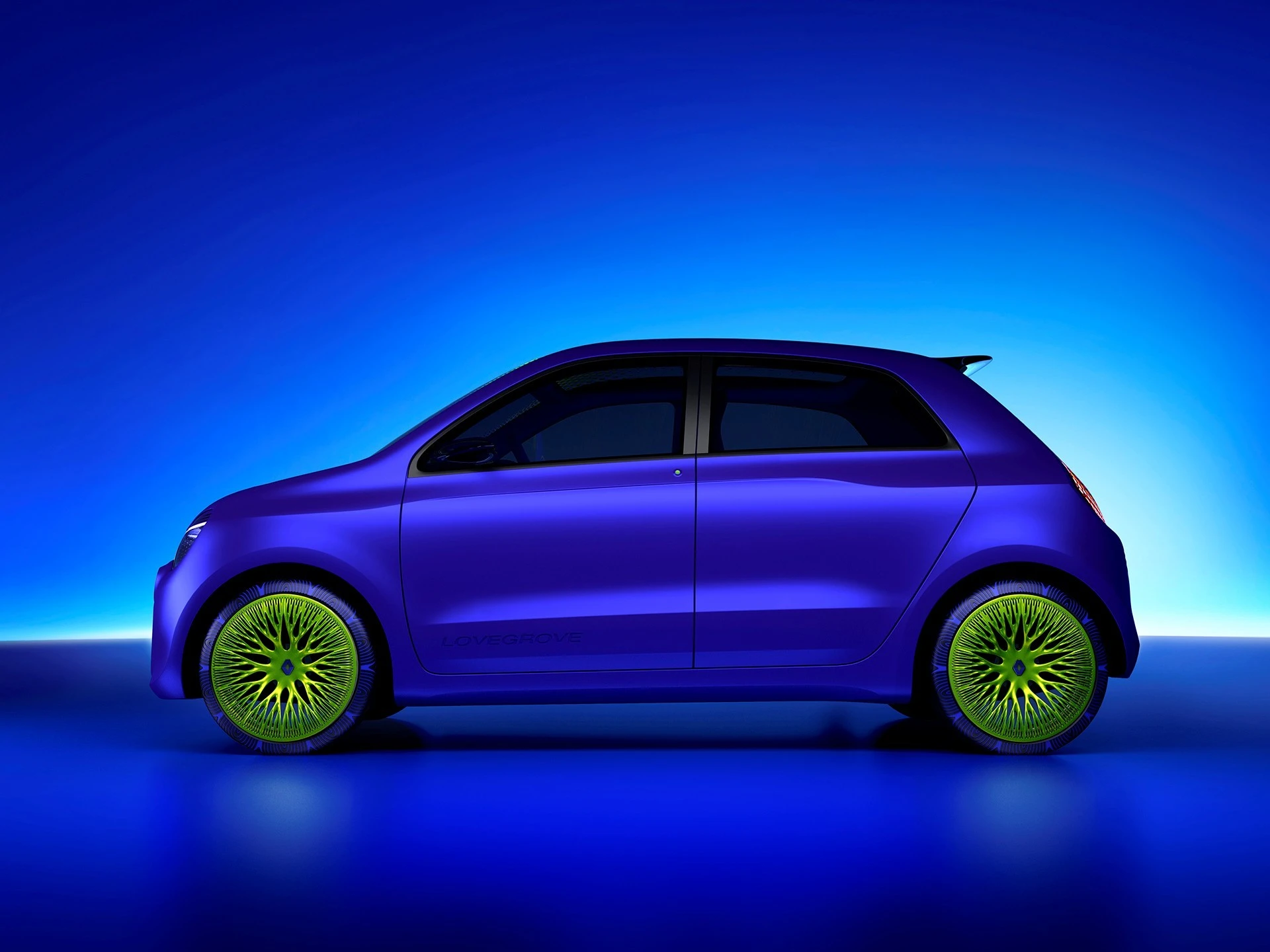 The e-powered Twin’Z with a weight of only 980 kg (2160 lbs) can achieve a top speed of 130 km/h (80.7 mph)