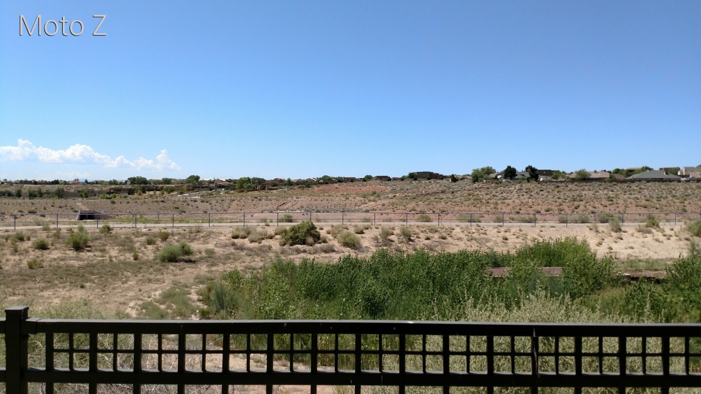 Moto Z Droid camera sample: outdoors, direct light