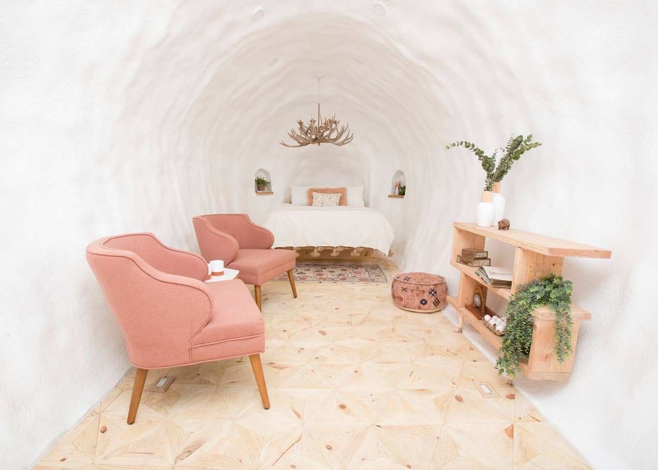 The Big Idaho Potato Hotel has no windows and its interior consists of one large room