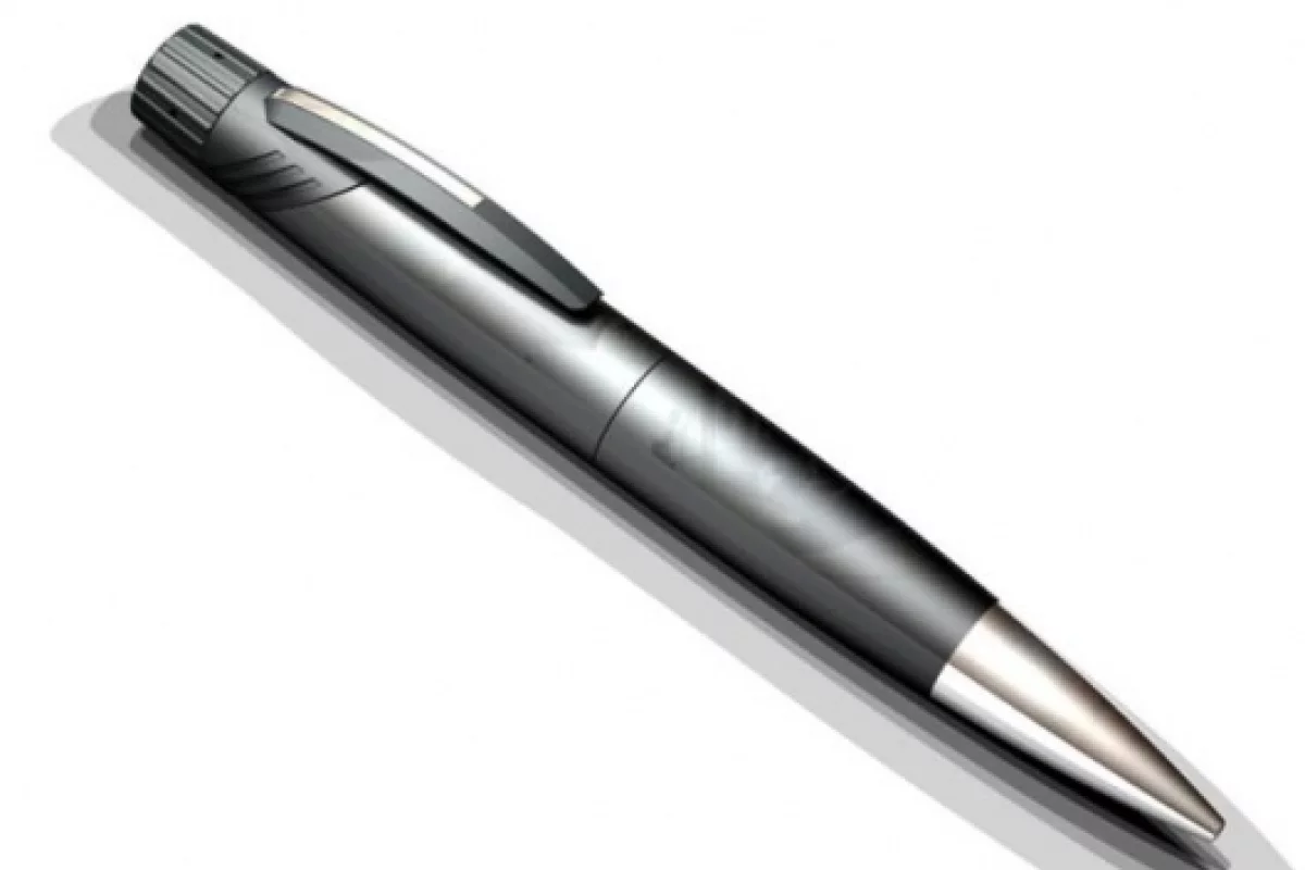 Pen-shaped DVR