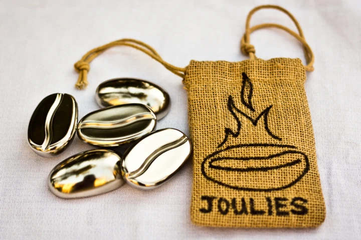Coffee Joulies incorporate a phase change material to quickly cool your hot coffee to the "perfect" temperature, and then keep it there