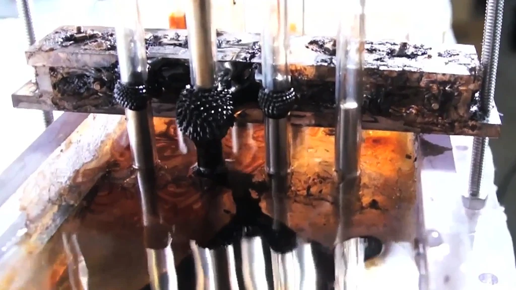 The oil and water separation technique uses permanent magnets immersed in a reservoir containing oil and water