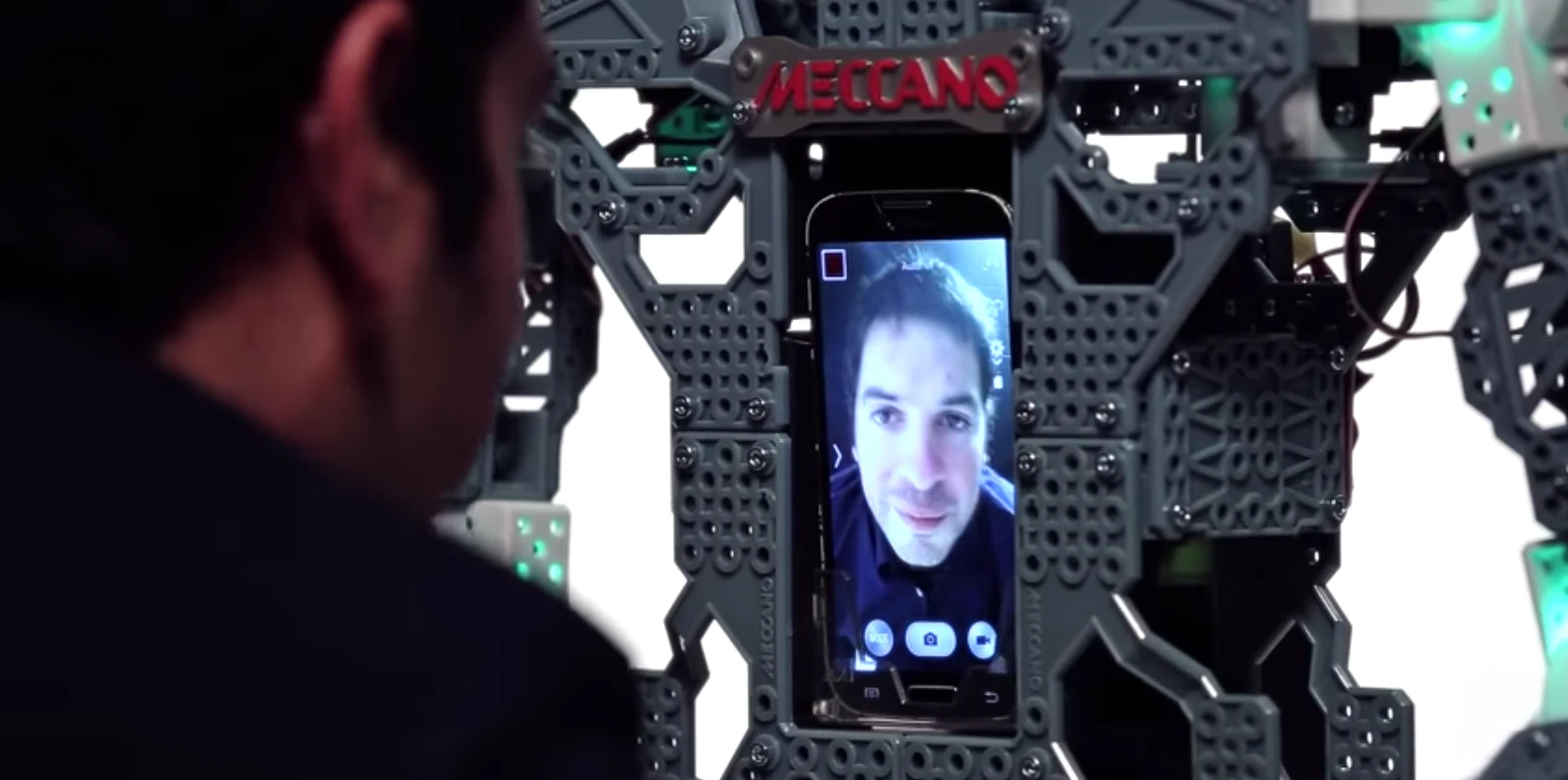 The Meccano Meccanoid G15 KS has motion recognition