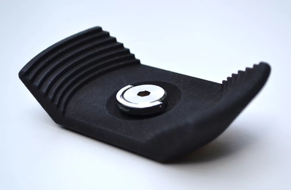 A Kickstarter pledge of US$14 or more will get you one standard black Stow-Away lens cap holder, while a pledge of $20 will get you a special green Kickstarter version.