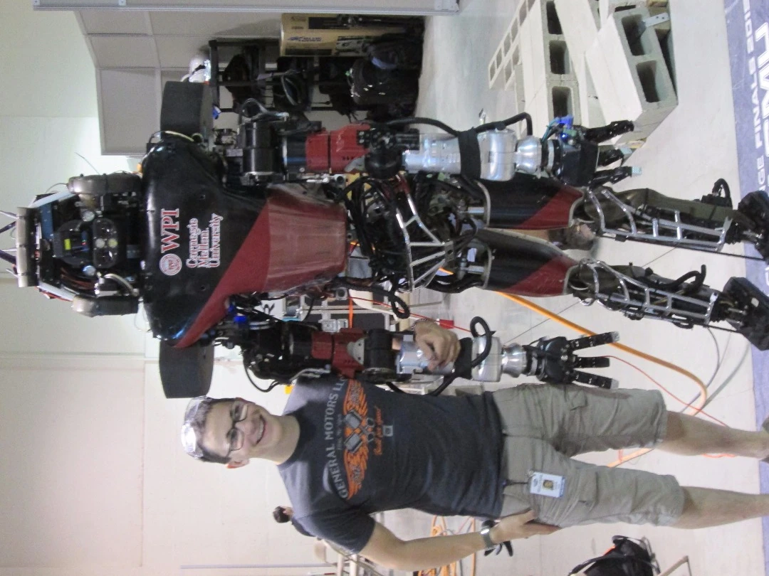 One of the Vigir team determined to get into the photo