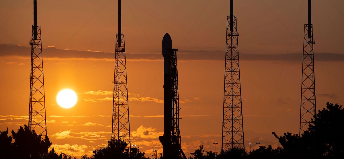 SpaceX's Starfall capsule could make military supply drops from space