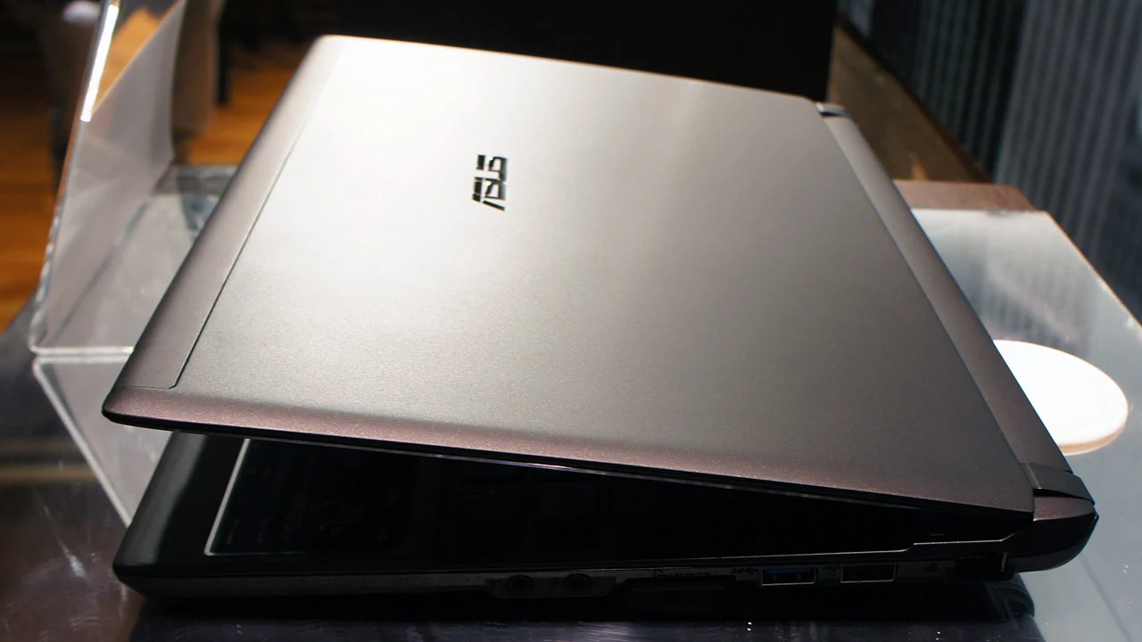 The U36JC sports a tough yet stylish Magnesium-Aluminum alloy cover