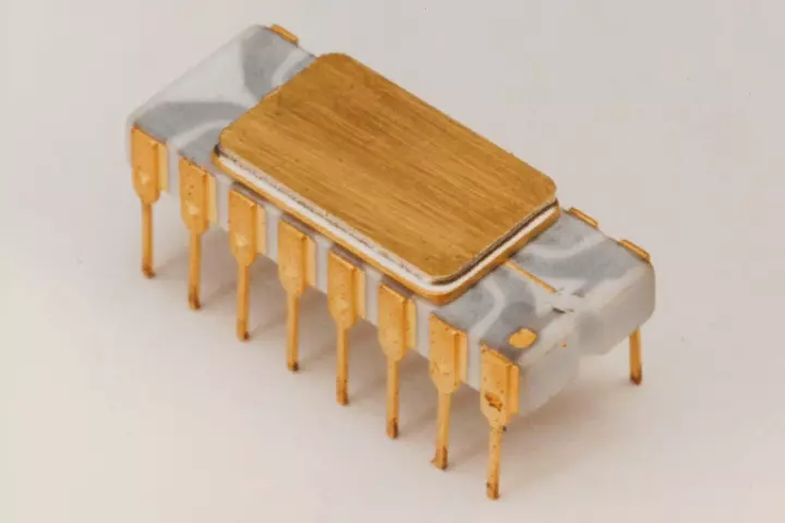 The first Intel 4004 chip