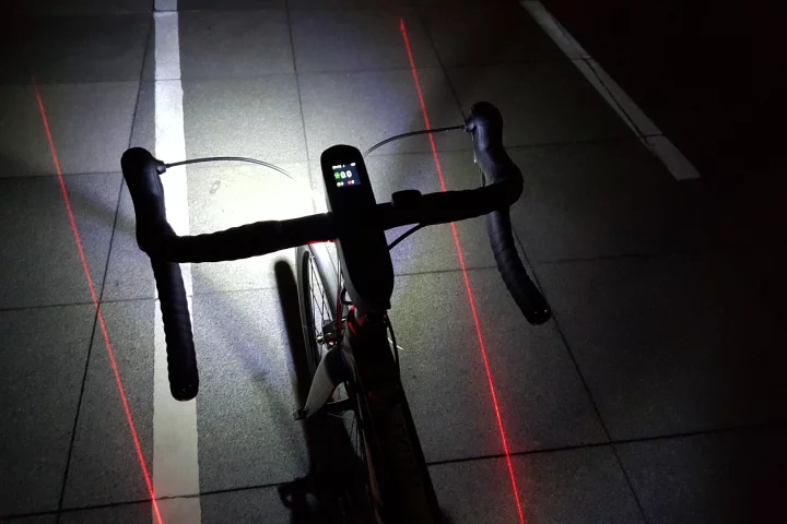 The Speednite in hazard-light mode, with both turn indicators and headlight flashing