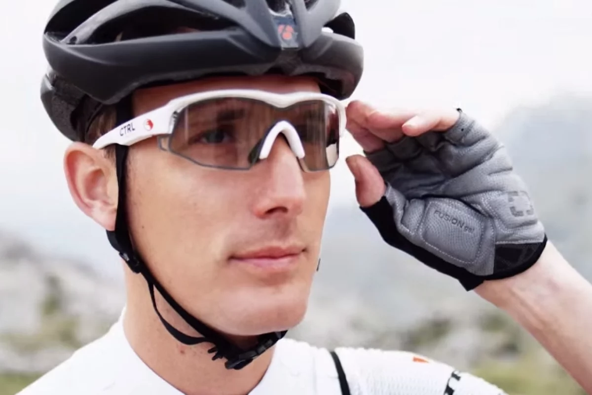 The Ctrl One smart glasses can toggle between transparent and sunglasses mode, manually or autonomously at an illumination threshold set by the user