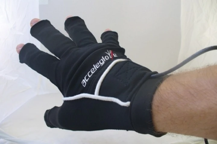 The AcceleGlove, easy to put on and use