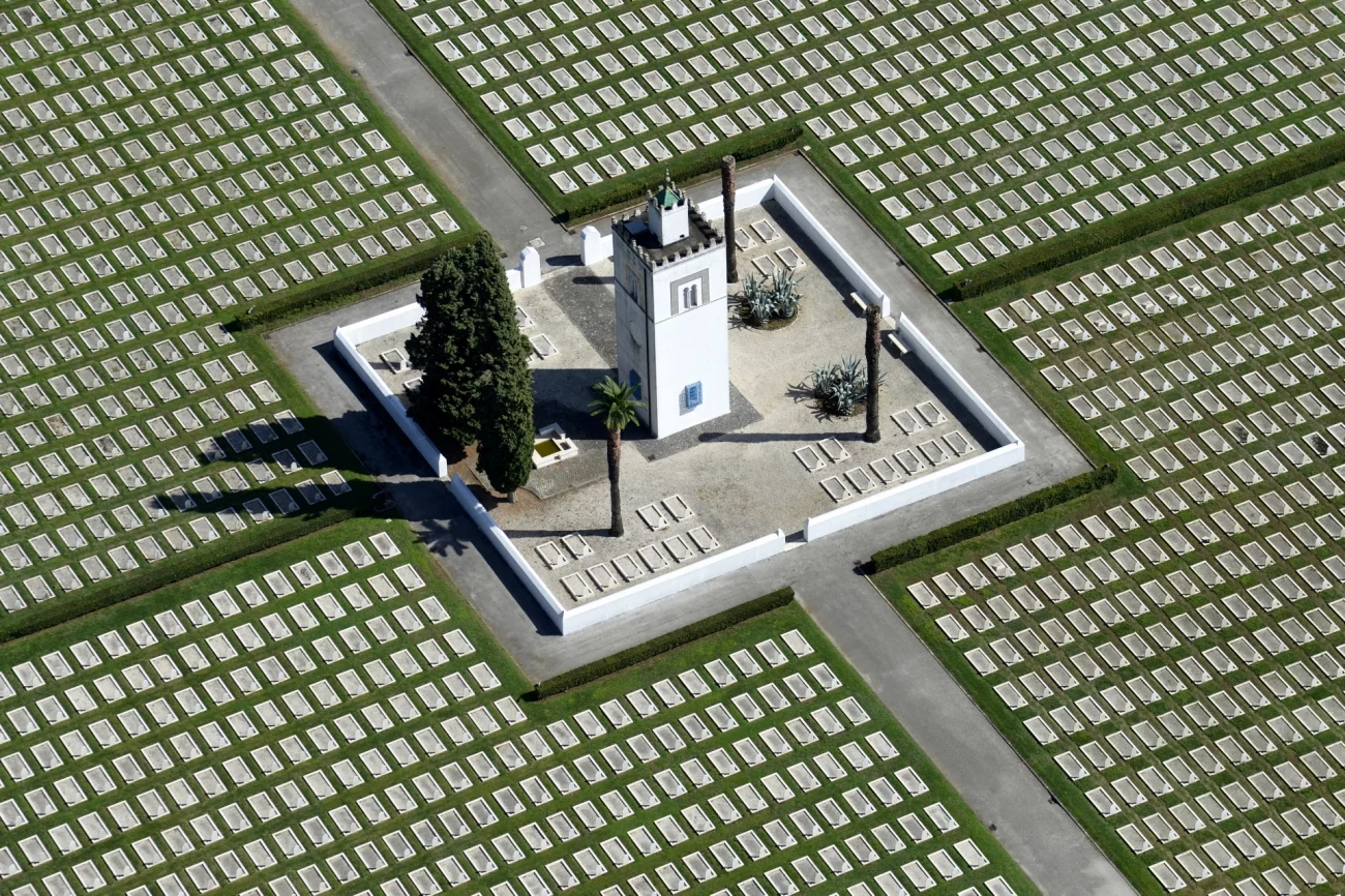 A Commended entry in the Urban category. War Cemetery