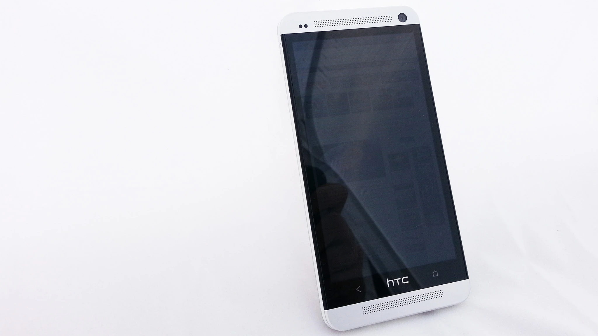 We liken the HTC One's design to that of Apple's very best products