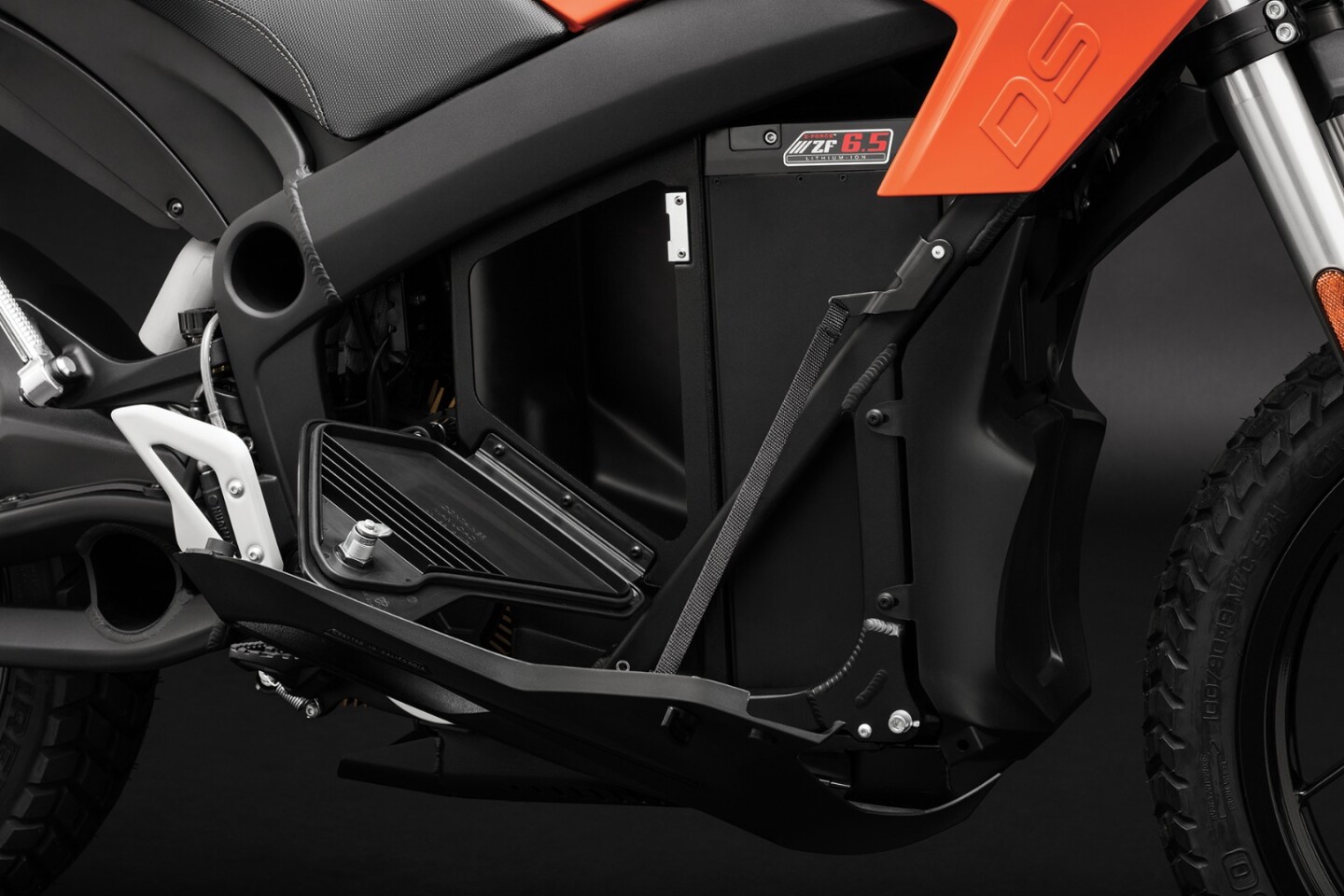 2017 Zero S: ...and there's the lockable luggage space. Handy.