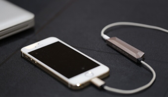 The Aqua DAC/AMP connects to smartphones and tablets