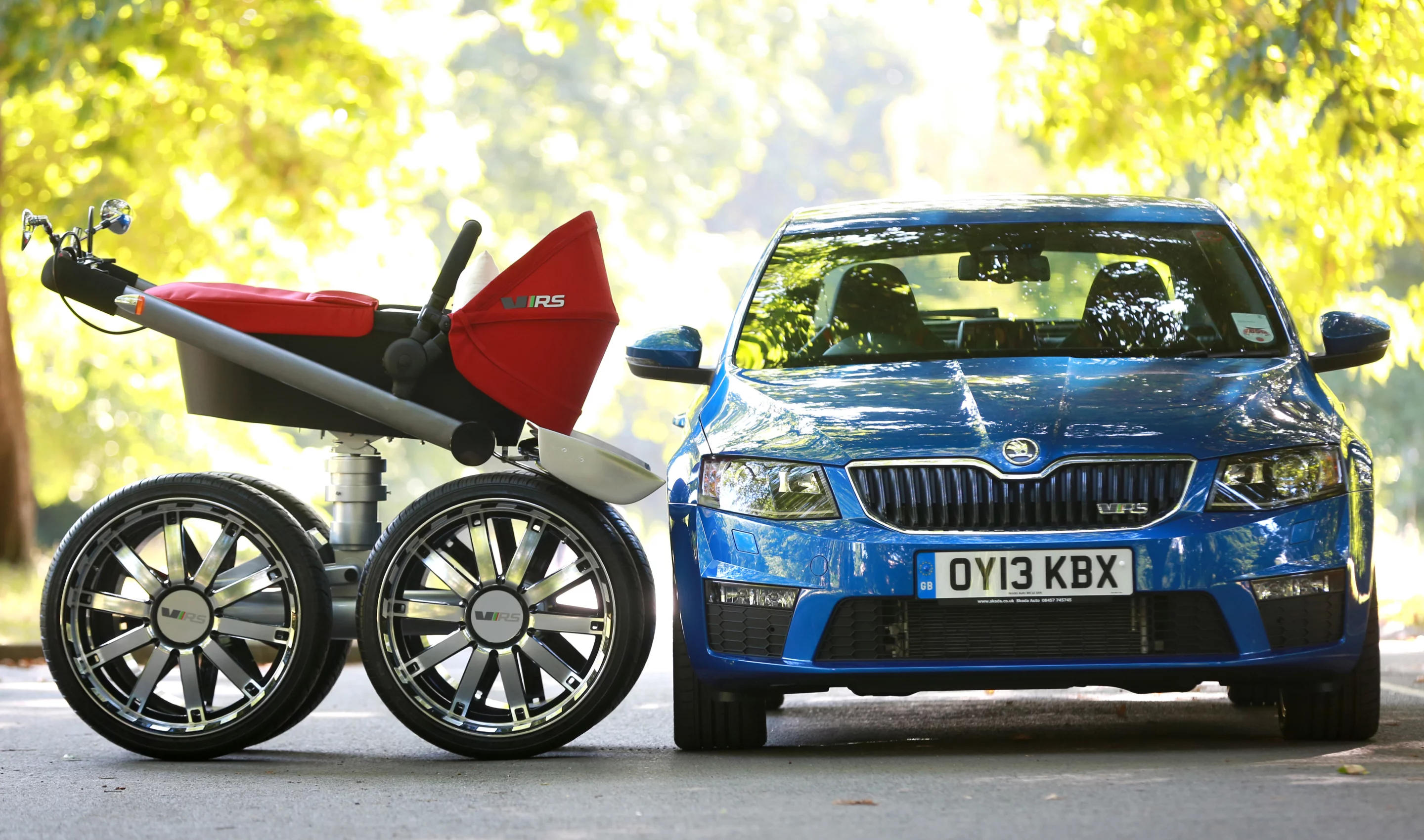 The VRS Mega Man-Pram, alongside a Škoda Octavia VRS