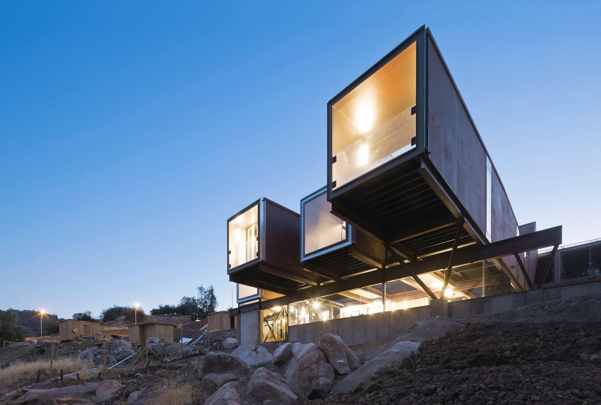 Gizmag picks ten of our favorite shipping container-based structures (Photo: Sergio Pirrone)