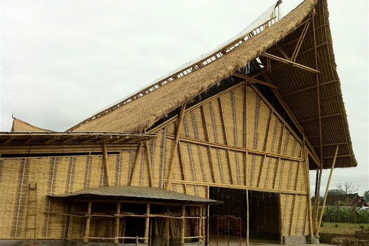 The facade of Big Tree Farm's all-bamboo chocolate factory