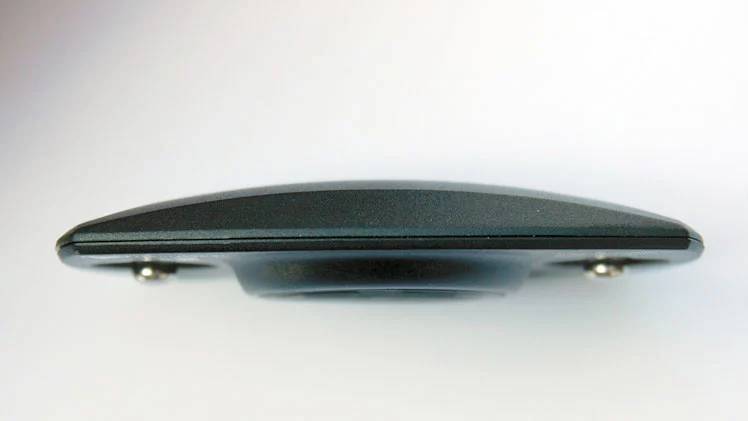 The new chip is not just energy efficient, but very compact, enabling the creation of an extremely slim (1.1cm-thick) and small (3.8 x 6.5 cm) plastic sensor housing.