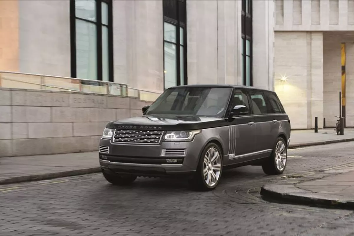 The Range Rover SVAutobiogaphy débuts at the 2015 New York International Auto Show