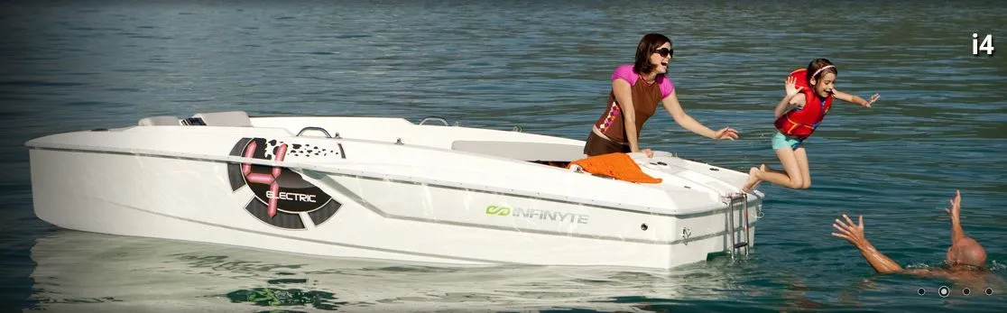 The Infinyte i4 is a pure electric 5-passenger catamaran cruiser (Photo: Infinyte Marine)