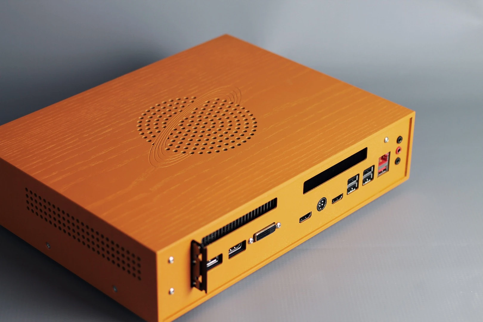 Datorbox: Handcrafted wooden computer cases that come with a built in high-powered gaming computer