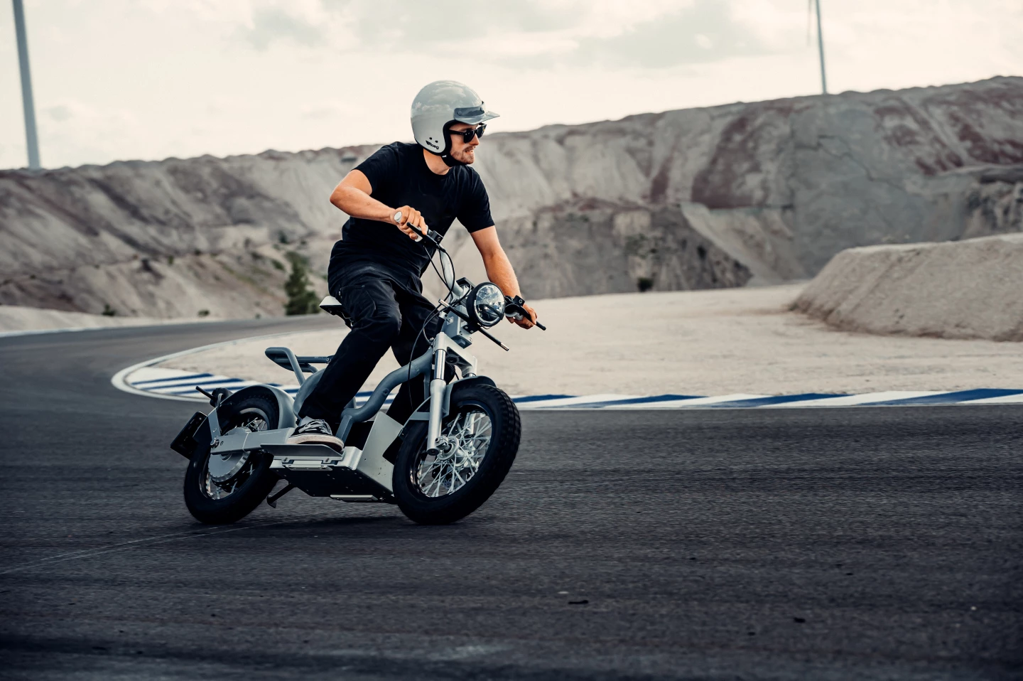 Cake is offering two variants of its Makka electric moped