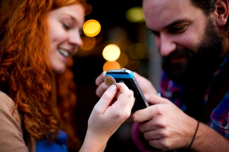 The Macro Cell Lens Band captures detailed macro images